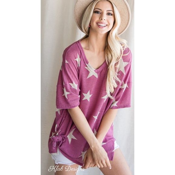 ❤️LAST 1! V Neck Magenta Star ⭐️ Print Oversized Top with Side Slits! - Picture 7 of 9